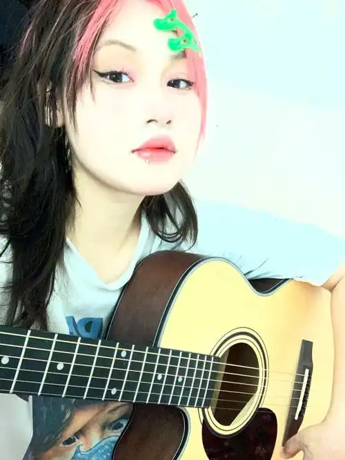 小狗只知道,如果你把它弄醒了,它就起来陪你#民谣  #乐队  #夏天播放