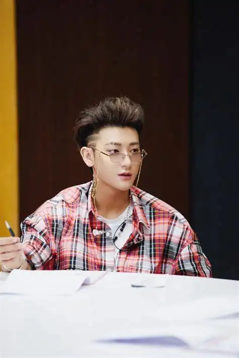 黄子韬图片黄子韬图片最新照片2022已更新今日热点