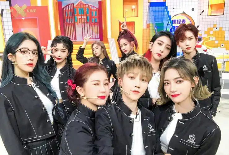the9作为中国当红女团,由九位年轻女孩组成,她们在中国乐坛崭露头角
