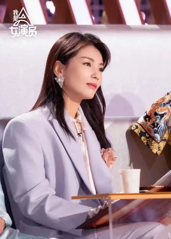 我是女演员刘涛自嘲像女版王宝强发飙质疑科班学员演技