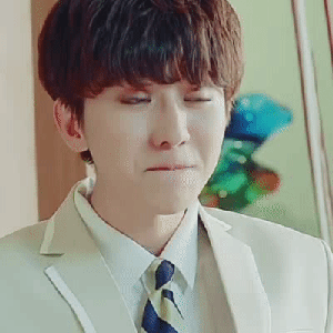 蔡徐坤搞笑gif表情包_我才不会被女孩子欺负呢_搞笑图片_精品库