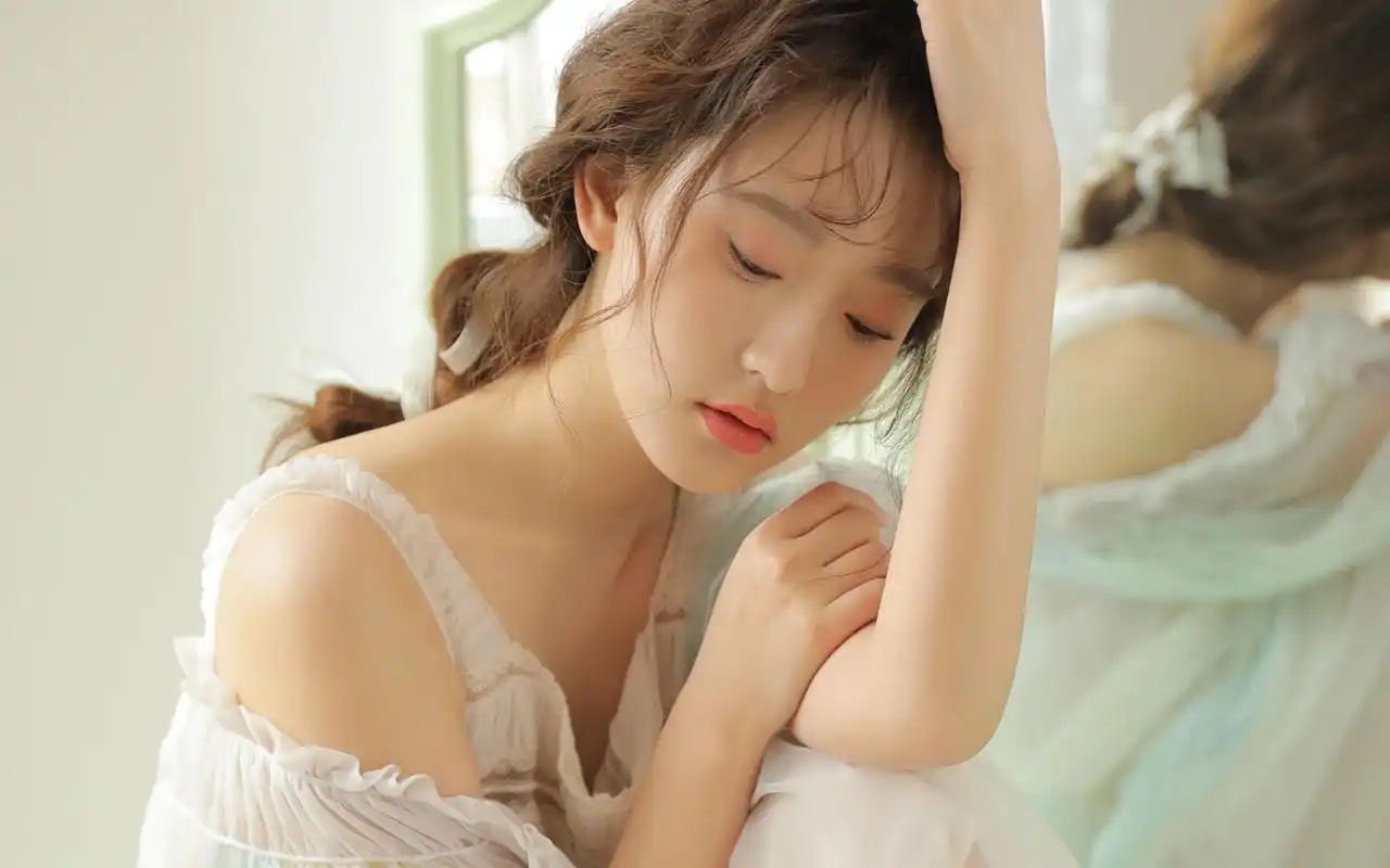白纱唯美女生高清桌面壁纸