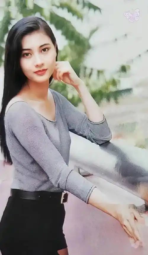 影后魅力李嘉欣,45岁依然丰满有料,女神写真让人着迷!