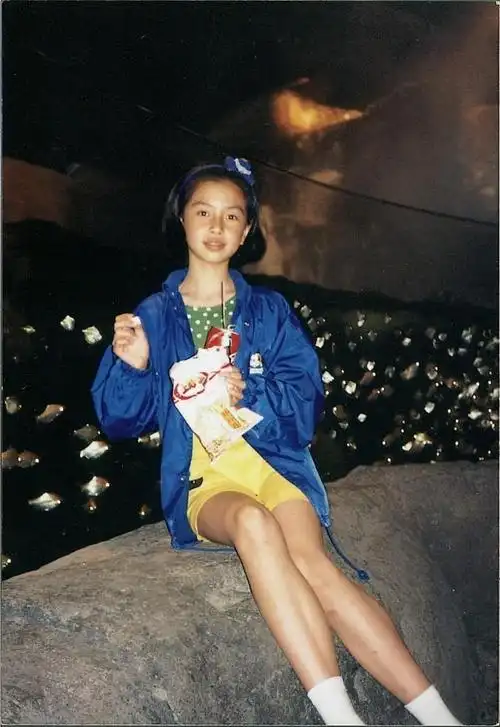 baby儿子小海绵正面照曝光,像是迷你版黄晓明