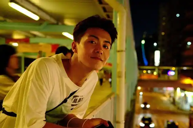 马天宇香港街拍#论@馬天宇和港风的适配度,生日写真随性自在,简单譼t