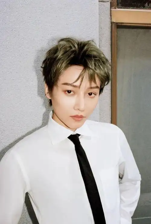 蔡徐坤刘雨昕沈月王敬轩赵丽颖王楚然