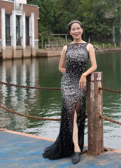 迎国庆70周年,水天美女旗袍时装秀. - 美篇