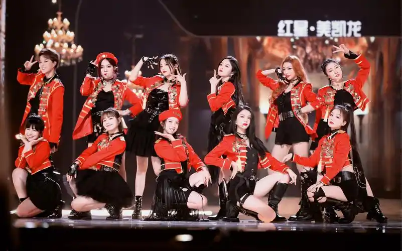 火箭少女101最后一次卫视舞台,天猫超级晚蹦迪超嗨!