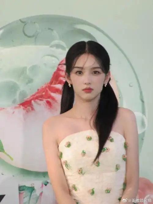 周也##周也吹金粉##美出圈#做她的站姐应该很