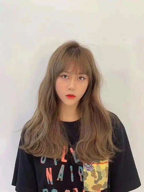 超级显白的亚麻浅棕色冬季显白发色的no1