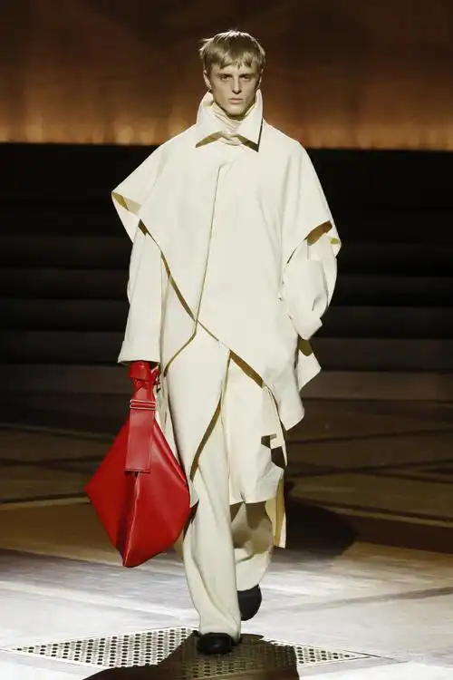 issey miyake 2024秋冬巴黎时装周##巴黎时装周