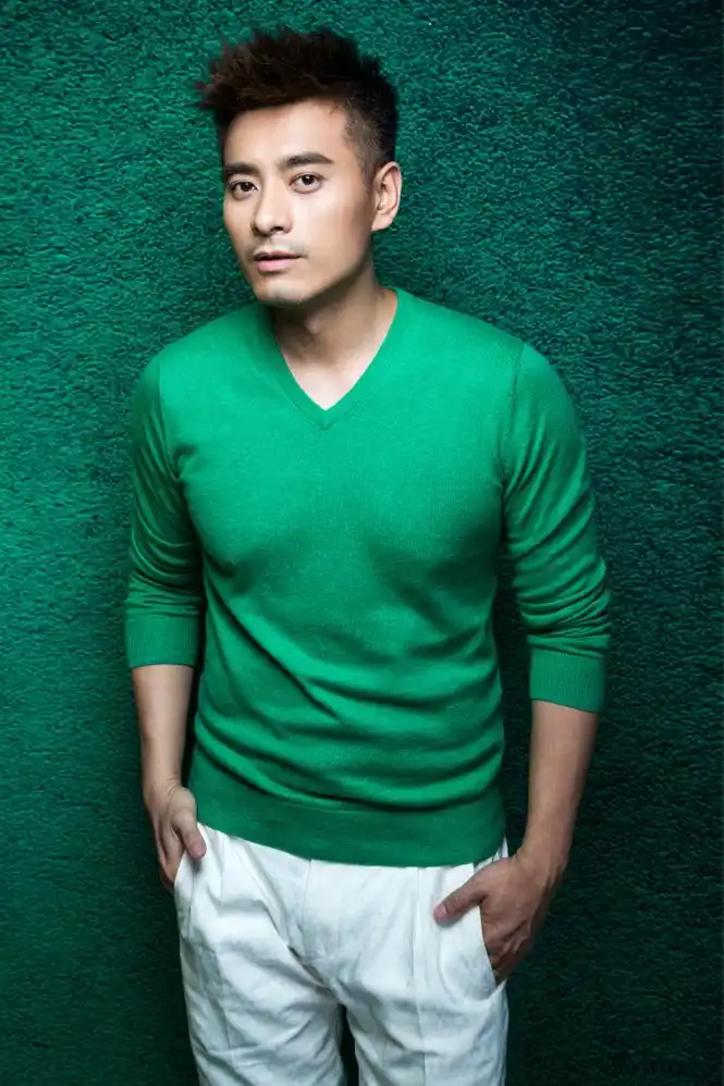 陈龙最新写真不卖萌 清爽俊朗迎国庆