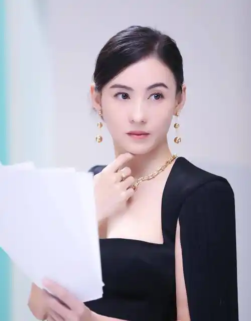 喜讯!曝43岁张柏芝携子下嫁4胎生父,定居内地,谢贤欲抢抚养权