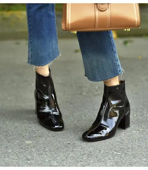 fawwesa时尚品牌马丁靴女新款漆皮靴子女粗跟百搭高跟鞋女冬色亮皮短