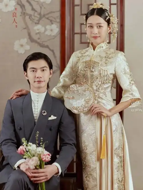 长辈赞不绝口的金色秀禾婚纱照美哭了