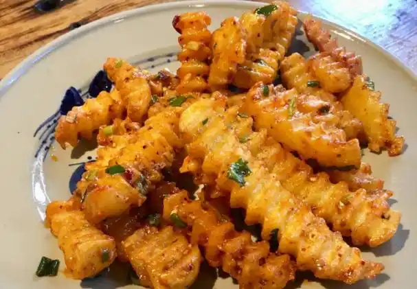 土豆怎么炸(土豆怎么炸才能外酥里嫩)