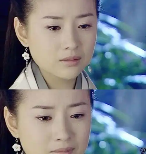 年轻时董洁出演的祝英台清丽温婉完全不输之前出演的冷清秋