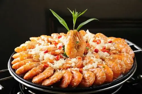 卢灿培个人简介和菜品图片及日常管理展示