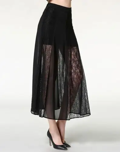 时尚半透明蕾丝拼接长裙