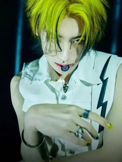 lilghost小鬼黑暗病娇感壁纸