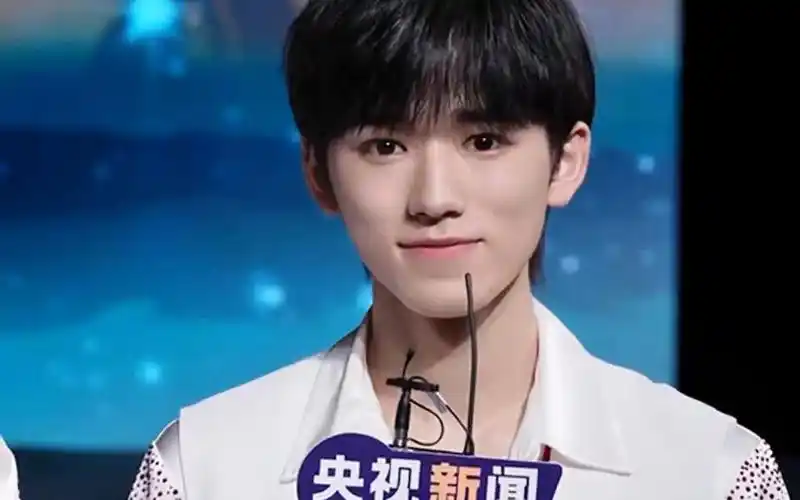 【宋亚轩】220822 秋晚录制后台采访 宋亚轩cut