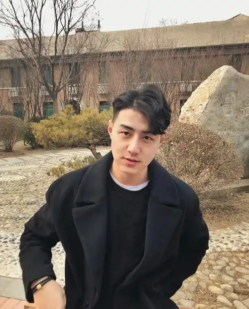 照片视频(男神时尚大叔)帅哥套图微信朋友圈男生生活照营销素材小哥哥