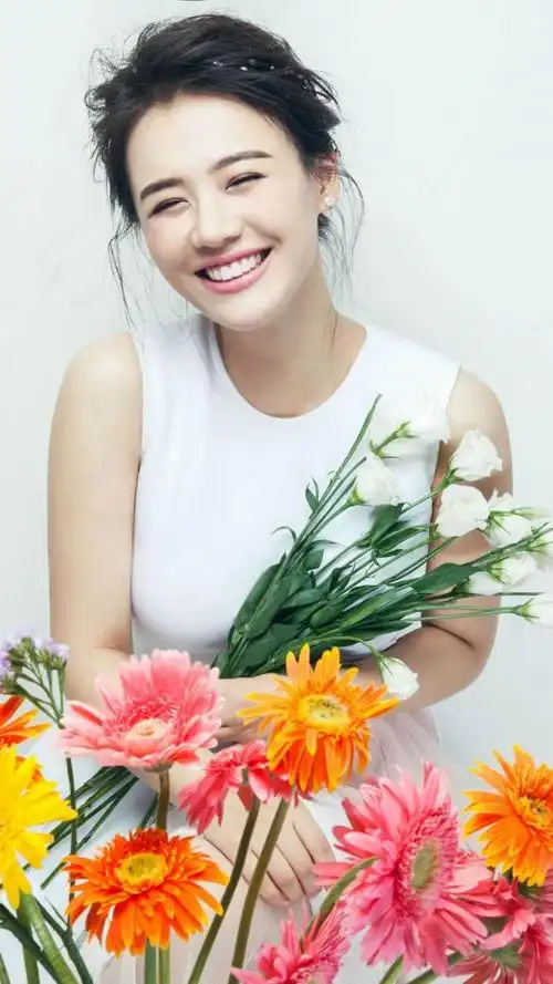 气质女星马思纯长发唯美写真