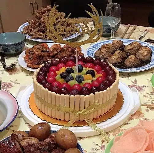 明天的明天888做的超简单的缤纷水果生日蛋糕无需抹面技巧