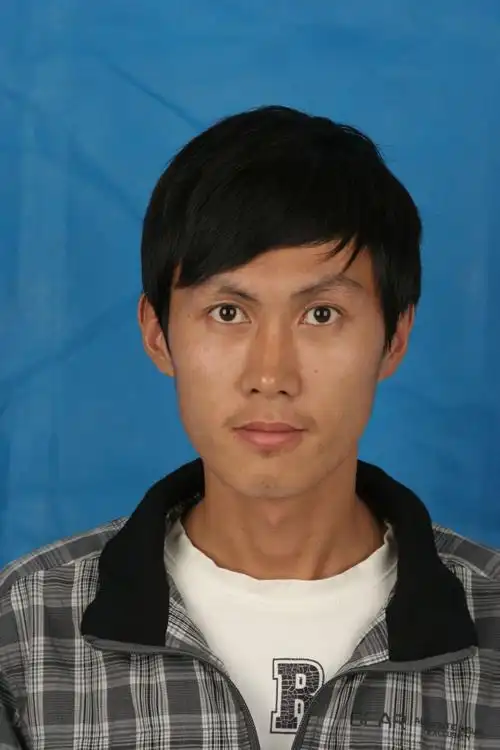 这是照片要求:近期拍摄的免冠白底正面照片,jpg格式,照片的宽度和高度