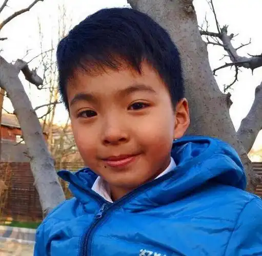 王中磊儿子威廉过9岁生日懂事被赞小暖男