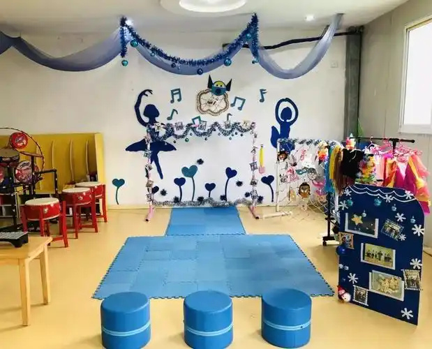 魅力前进显特色_表演区