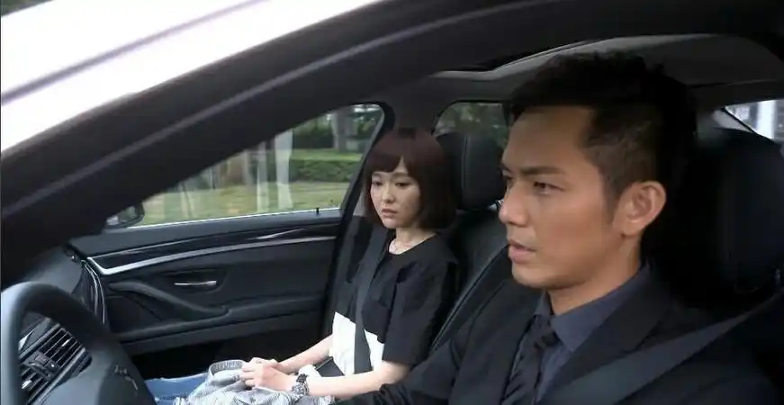 直到现在还和许多明星搭档一起出演,到底是怎么样的魅力,能让钟汉良的