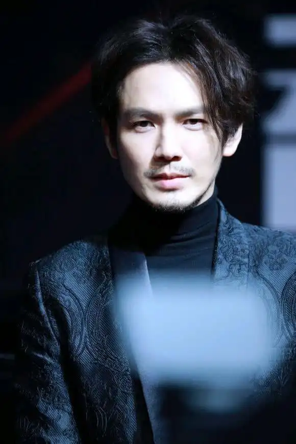 男神发福大变样!钟汉良留起胡渣分分钟变"油腻"大叔