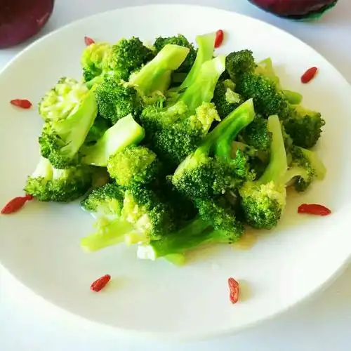 蒜香西兰花怎么做_蒜香西兰花的做法_圆圆开心厨房_豆果美食