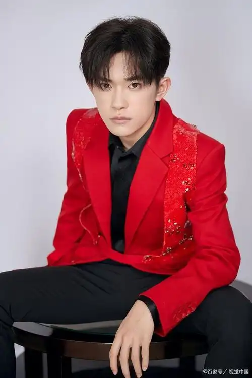 关于易烊千玺2023演唱会门票购买注意事项