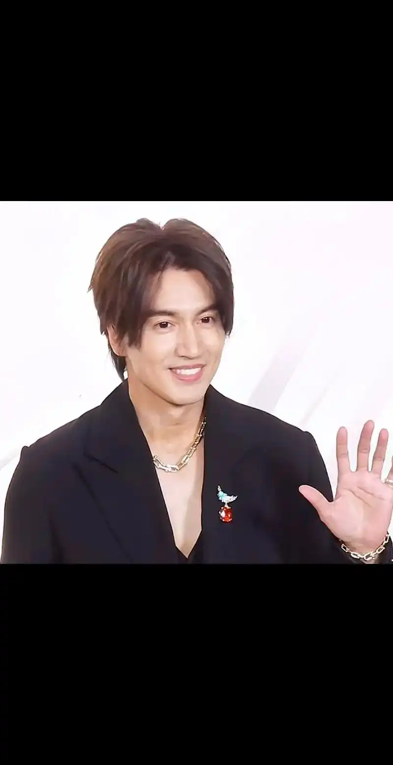 来啦来啦,#47岁的言承旭 黑色也这么帅#言承旭状态 #这谁 - 抖音