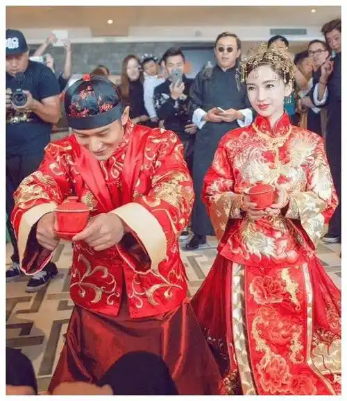 重温黄晓明baby奢华世纪婚礼!多对夫妻嘉宾如今都已离婚!