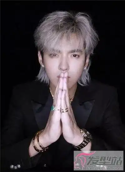 男生鲻鱼头帅气发型 造型独特没有高颜值难驾驭--sms580