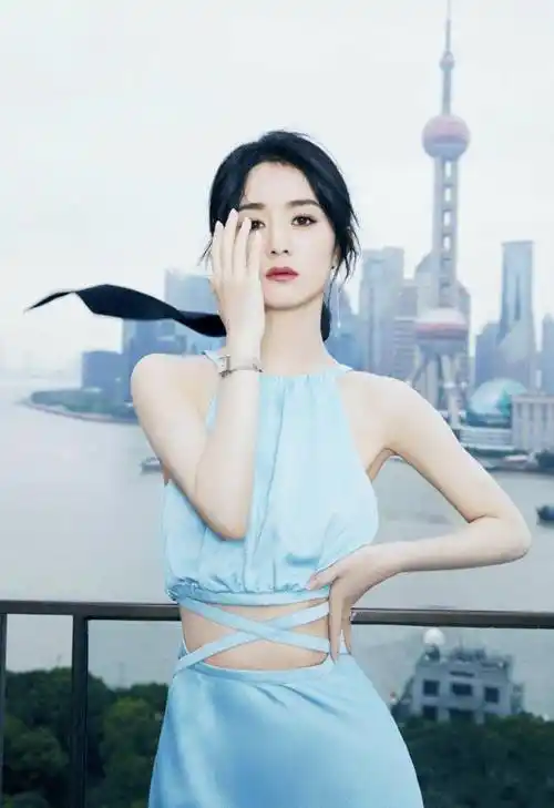 陪跑3次的赵丽颖,连baby也没打过?_迪奥_时尚_造型