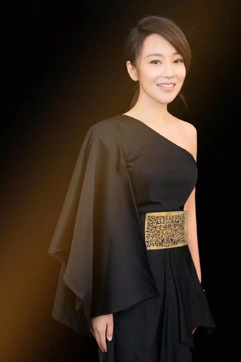 闫妮活出了自己不一样的青春