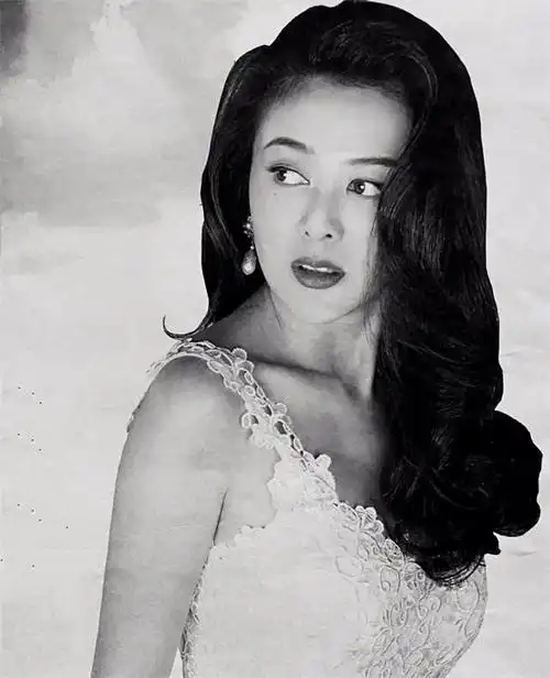 看了"妈妈"80年代的发型,突然明白:时尚是个轮回,也不分年龄