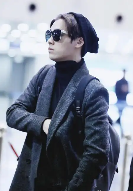 峰峰非常喜欢戴帽子,纵观 李易峰 的街拍照
