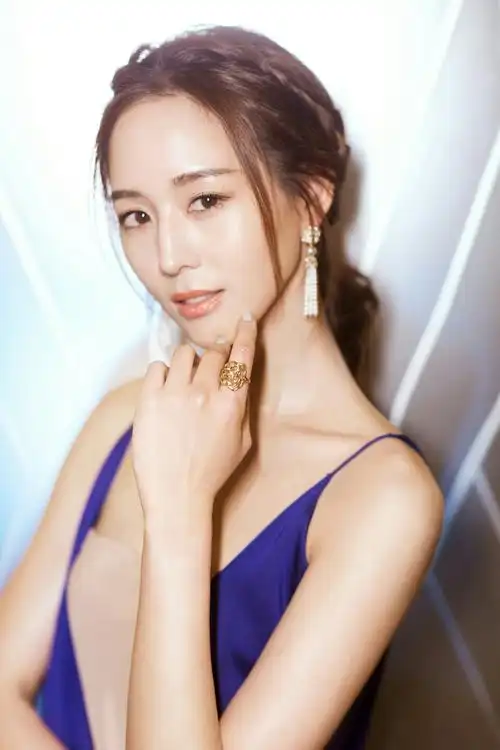 张钧甯蓝色吊带长裙礼服性感图片24