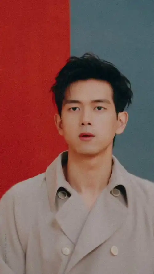 3235能够同时拥有可爱和温柔 能把黑夜点亮的人都是神明 所以李现