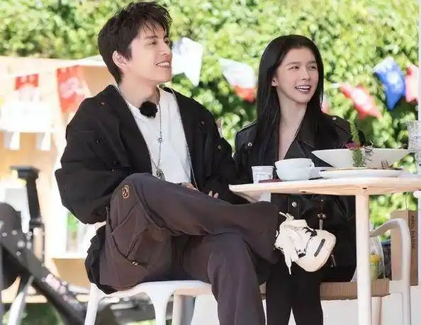 了解蔡卓宜的都知道,她之前结过一次婚,后来和前任老公离婚了.