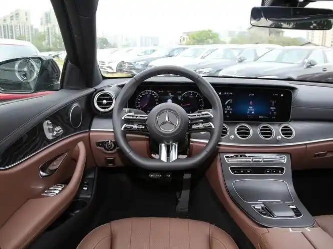 奔驰(进口) 奔驰e级(进口) 2023款 改款 e 260 时尚型运动版
