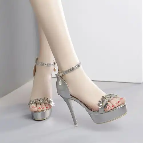 细高跟防水台花朵一字凉鞋34-39码现货