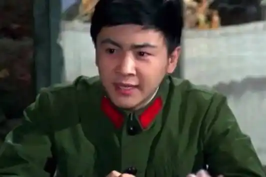 年轻时的洪剑涛也是军艺校草_电影_时候_洪班长