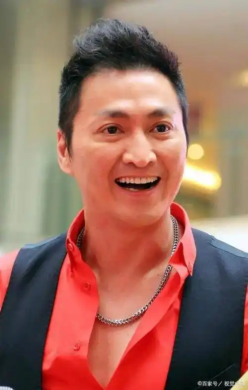 62岁演员何家劲三观太正!