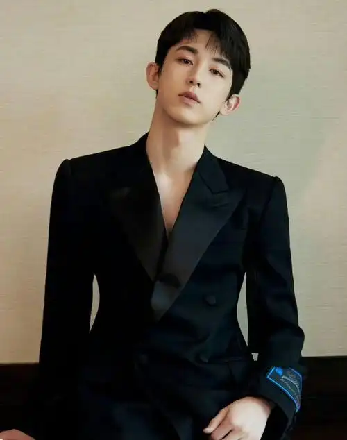 完美绅士时尚有型,彰显绝佳气质